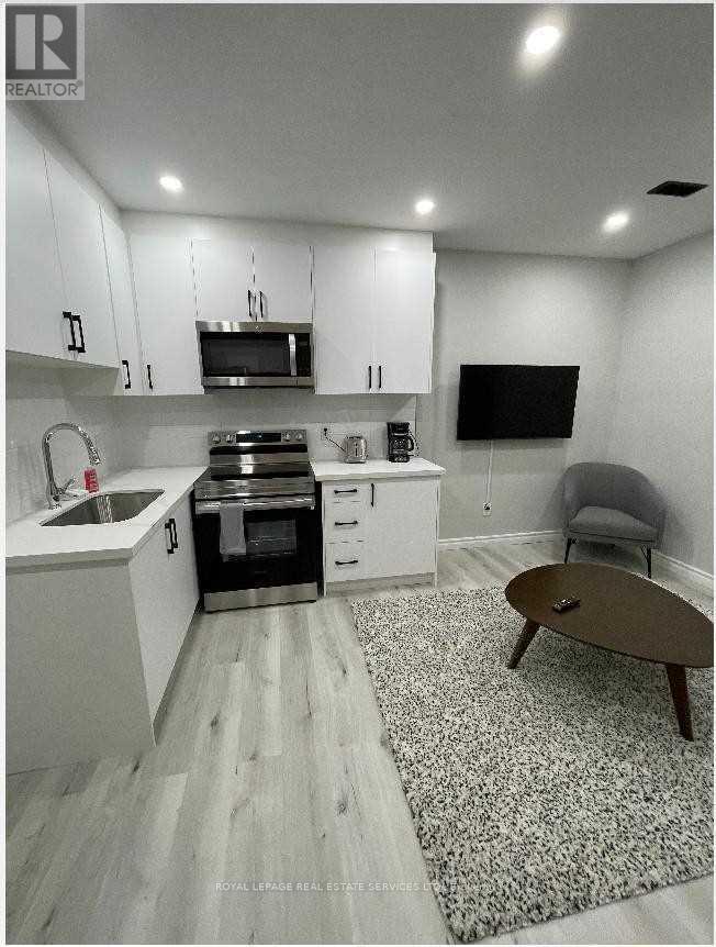 238 Queen Street S, Mississauga (Streetsville), Ontario  L5M 1L5 - Photo 12 - W12276530