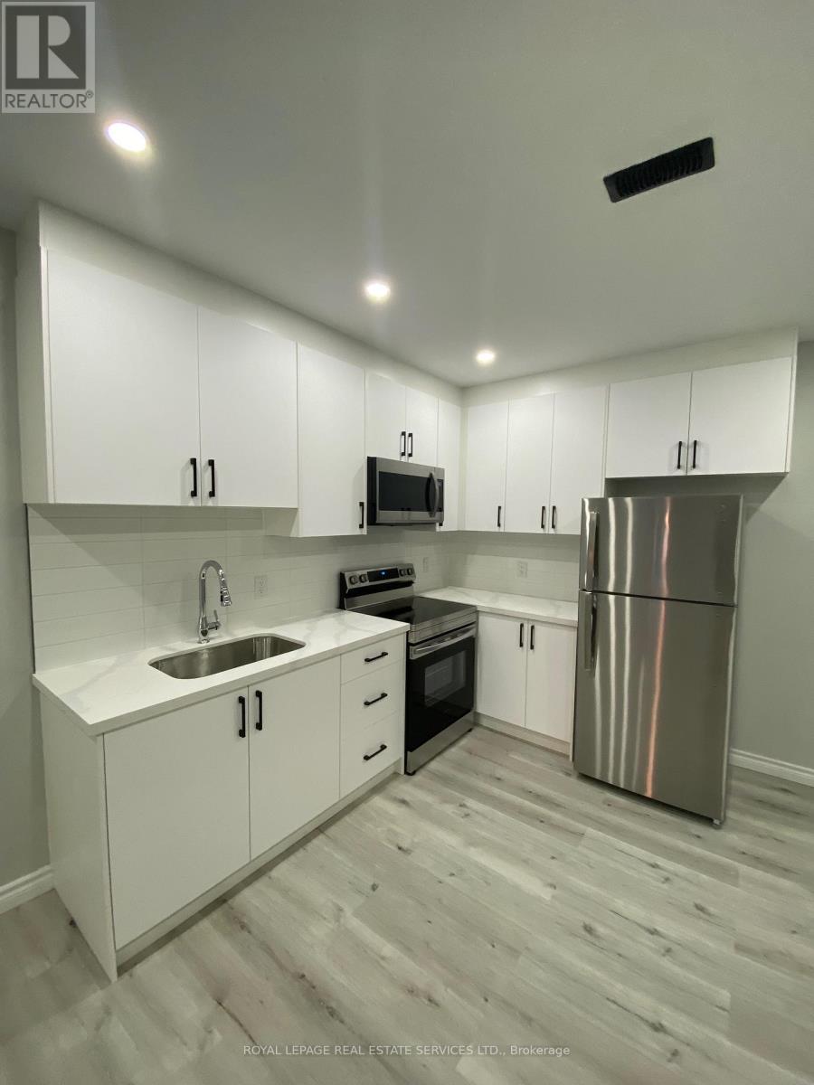 238 Queen Street S, Mississauga (Streetsville), Ontario  L5M 1L5 - Photo 27 - W12276530