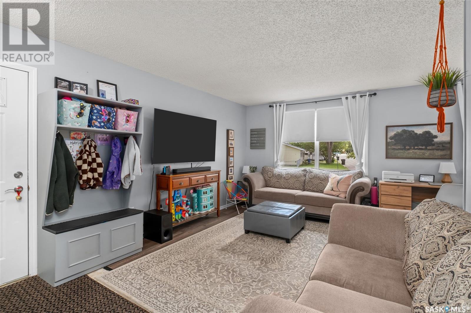 Property at 46 Berezowsky DRIVE image 3