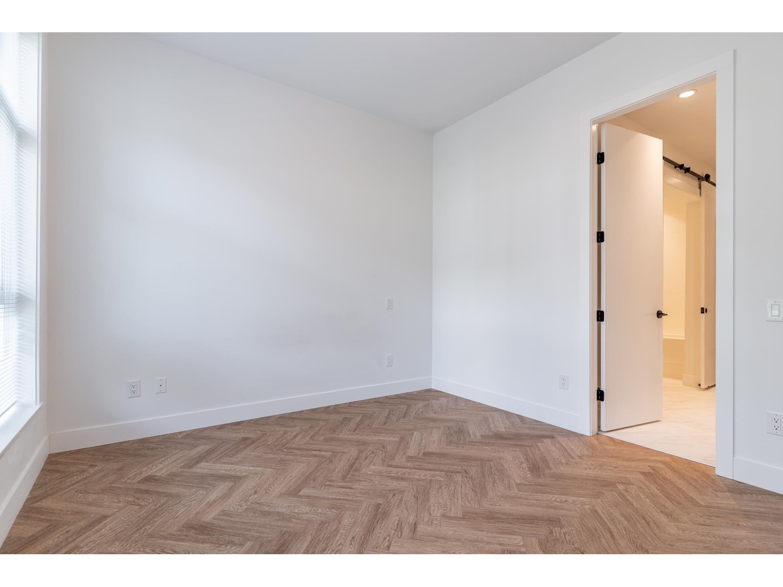 106 13933 105 Boulevard, Surrey, British Columbia  V3T 0R6 - Photo 11 - R3025558