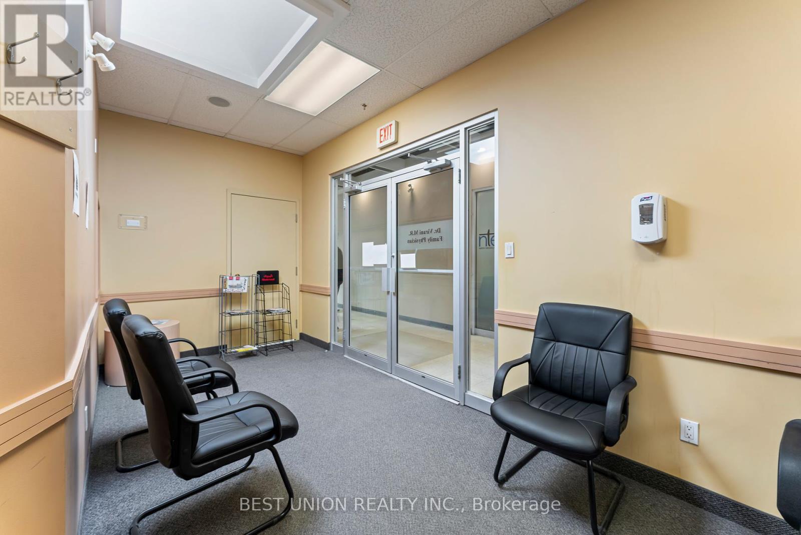 112 - 7155 Woodbine Avenue, Markham, Ontario  L3R 1A3 - Photo 6 - N12276655