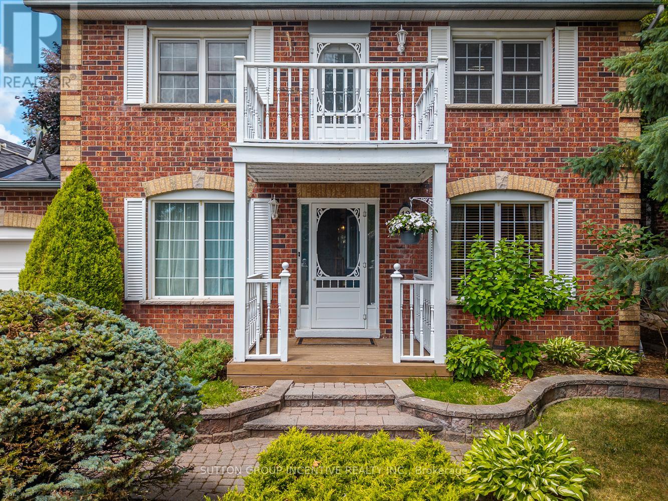 18 Heritage Road, Innisfil (Cookstown), Ontario  L0L 1L0 - Photo 4 - N12276687