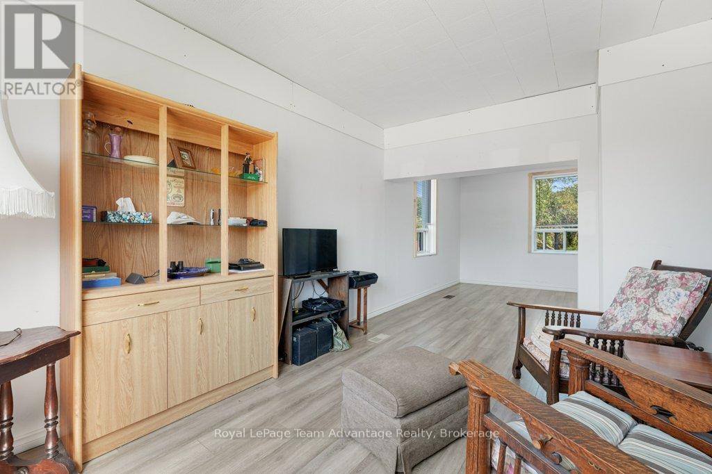 76 Bowes Street, Parry Sound, Ontario  P2A 2L7 - Photo 17 - X12276806