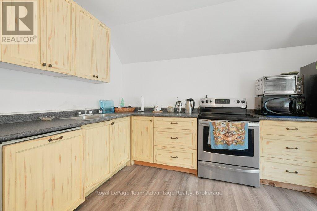 76 Bowes Street, Parry Sound, Ontario  P2A 2L7 - Photo 24 - X12276806