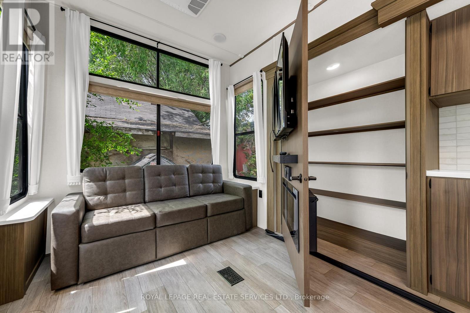 2 - 2380 Royal Windsor Drive, Oakville, Ontario  L6J 7Y2 - Photo 6 - W12276689