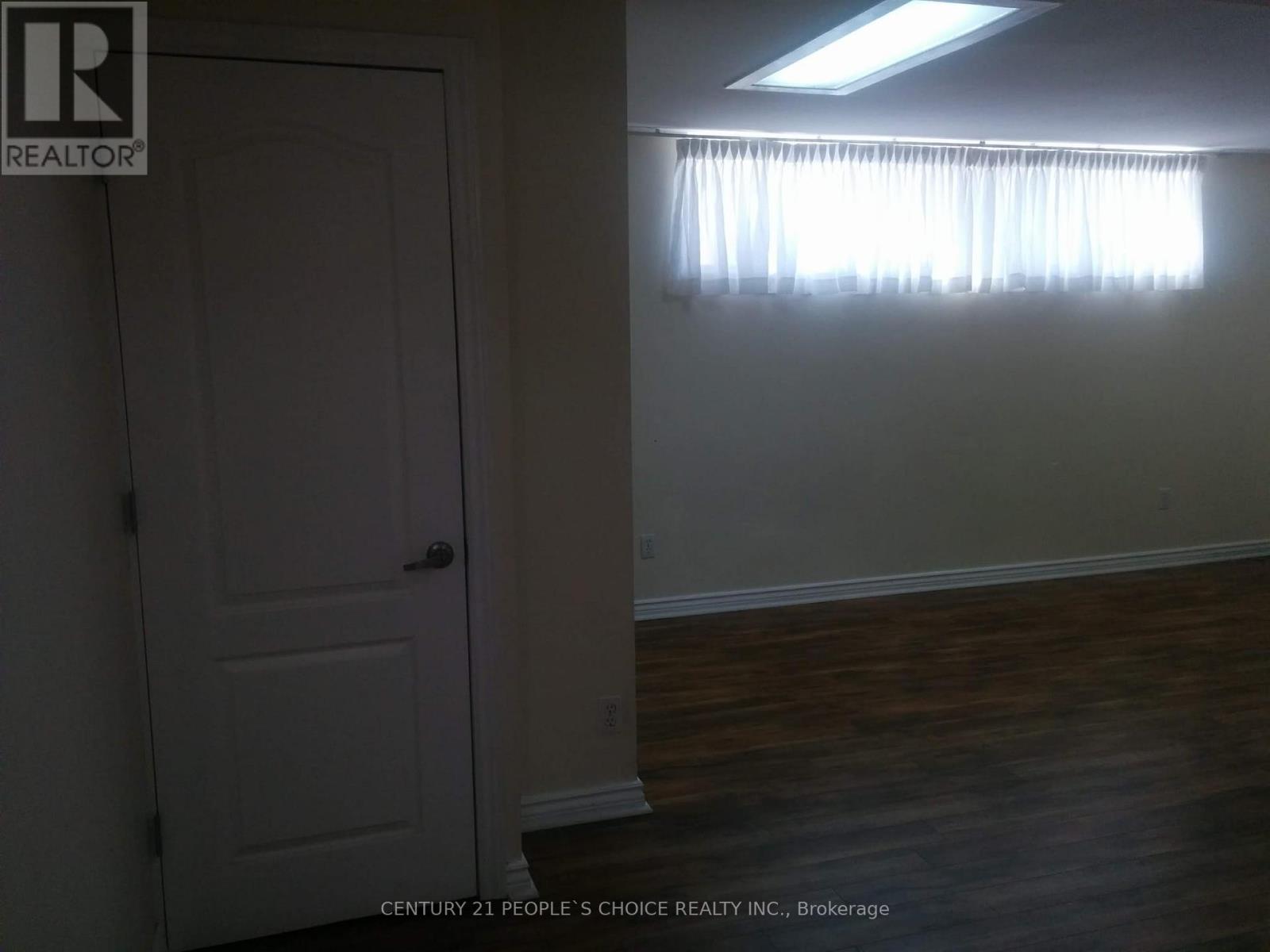 3429 Queenston Drive, Mississauga, Ontario  L5C 2G5 - Photo 10 - W12276757