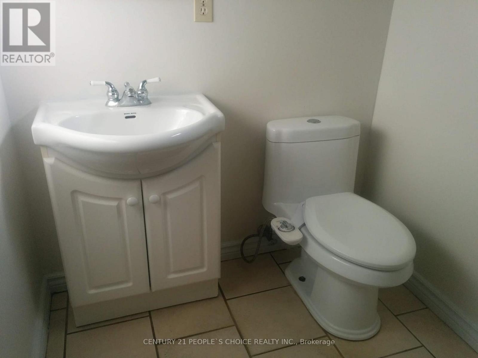 3429 Queenston Drive, Mississauga, Ontario  L5C 2G5 - Photo 7 - W12276757