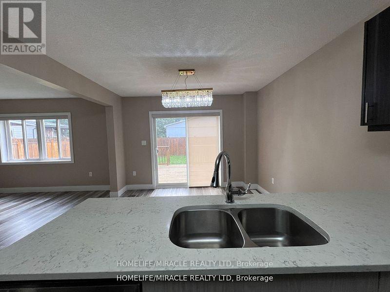 151 Agnes Street, Thames Centre, Ontario  N0M 2P0 - Photo 10 - X12276682