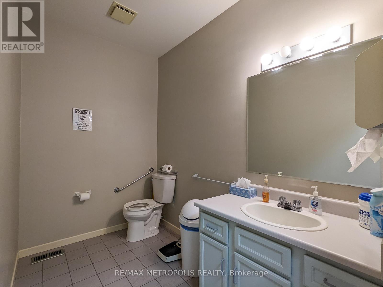 140 Cameron Street, Sarnia, Ontario  N7T 4V8 - Photo 13 - X12276732