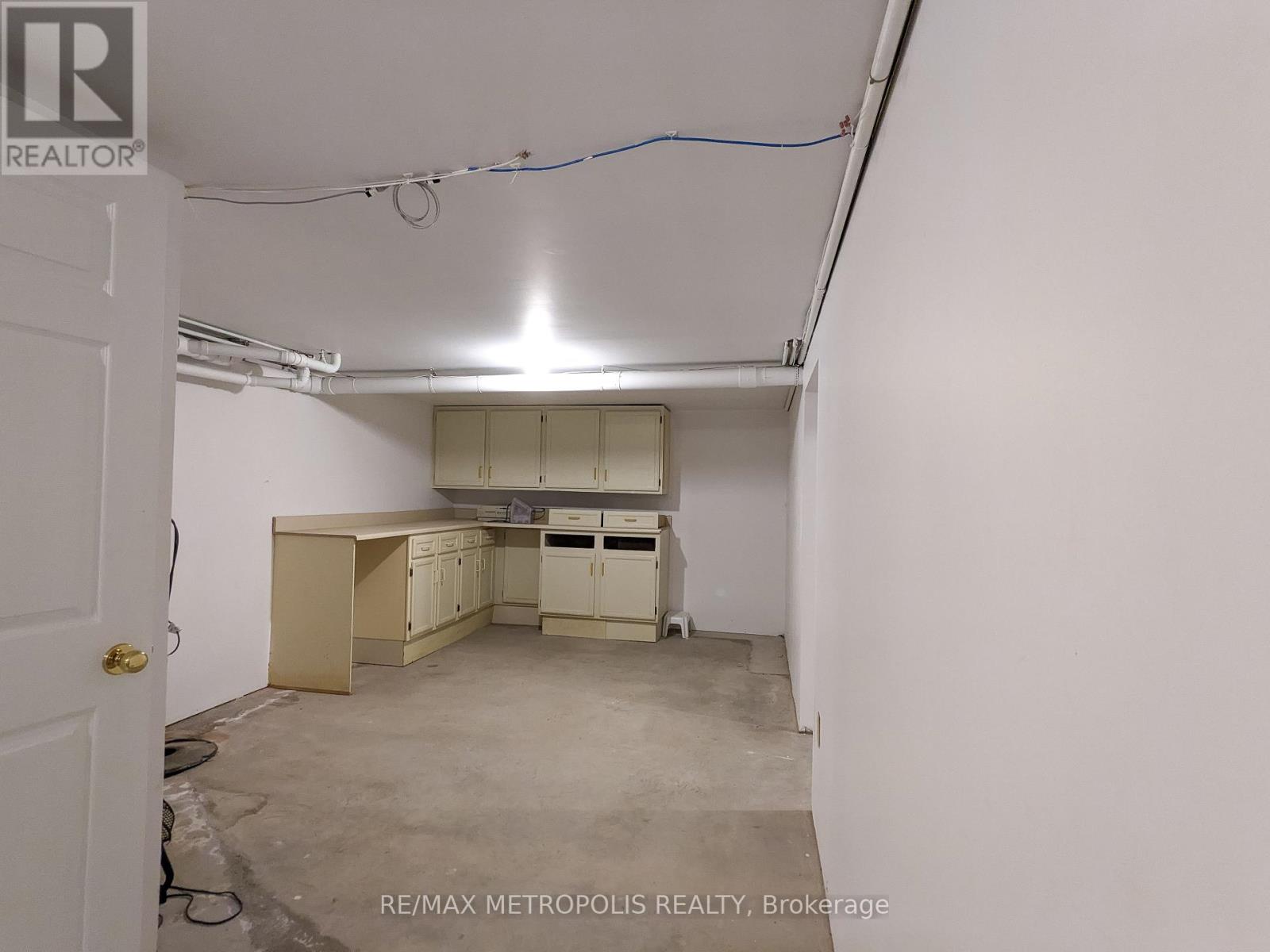 140 Cameron Street, Sarnia, Ontario  N7T 4V8 - Photo 18 - X12276732