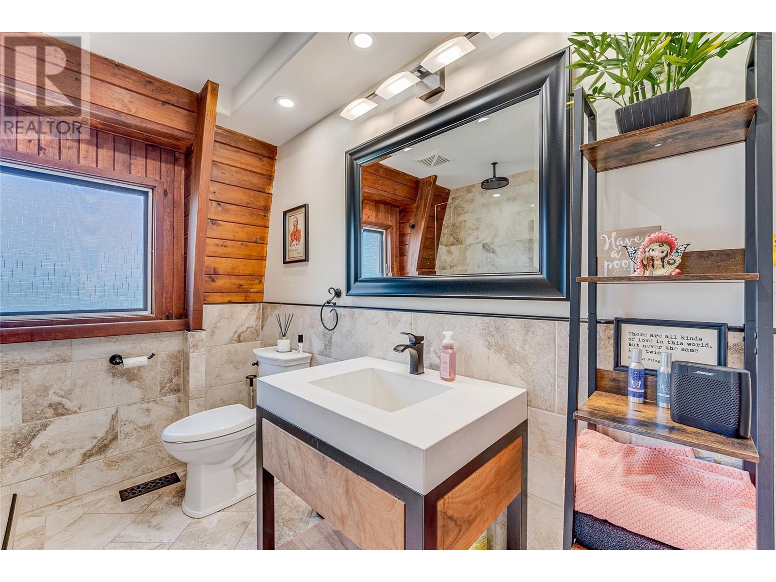Property at 5867 Bella Vista Road image 3
