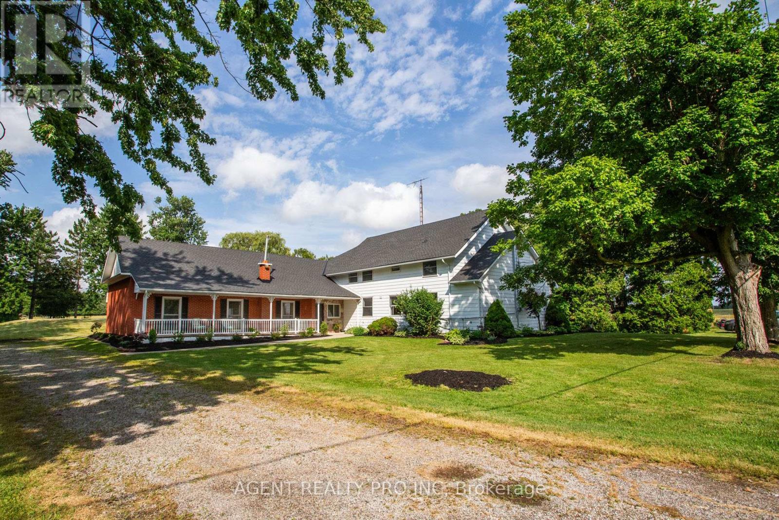 24264 Coldstream Road, Middlesex Centre, Ontario  N0M 2A0 - Photo 1 - X12276945
