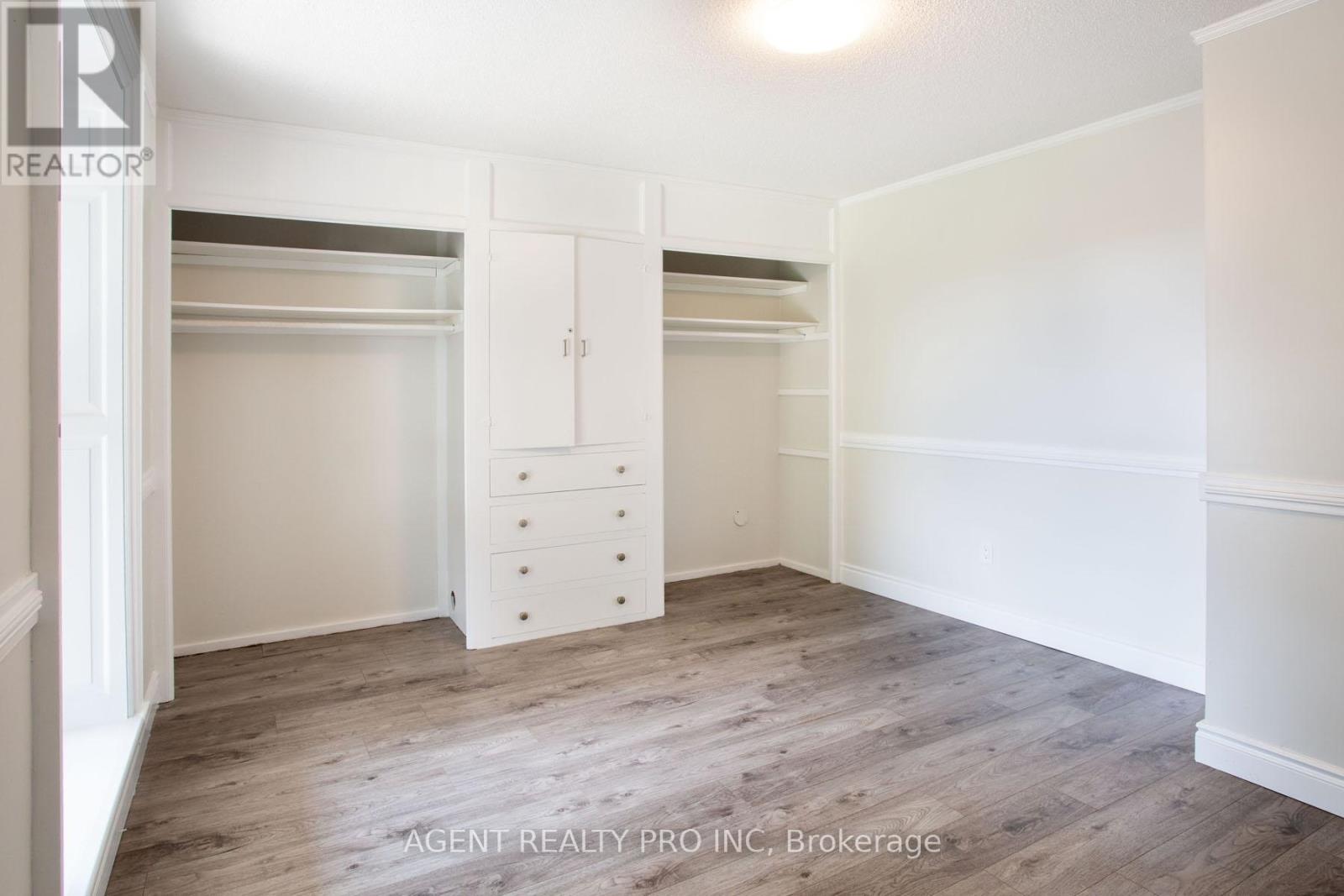 24264 Coldstream Road, Middlesex Centre, Ontario  N0M 2A0 - Photo 14 - X12276945