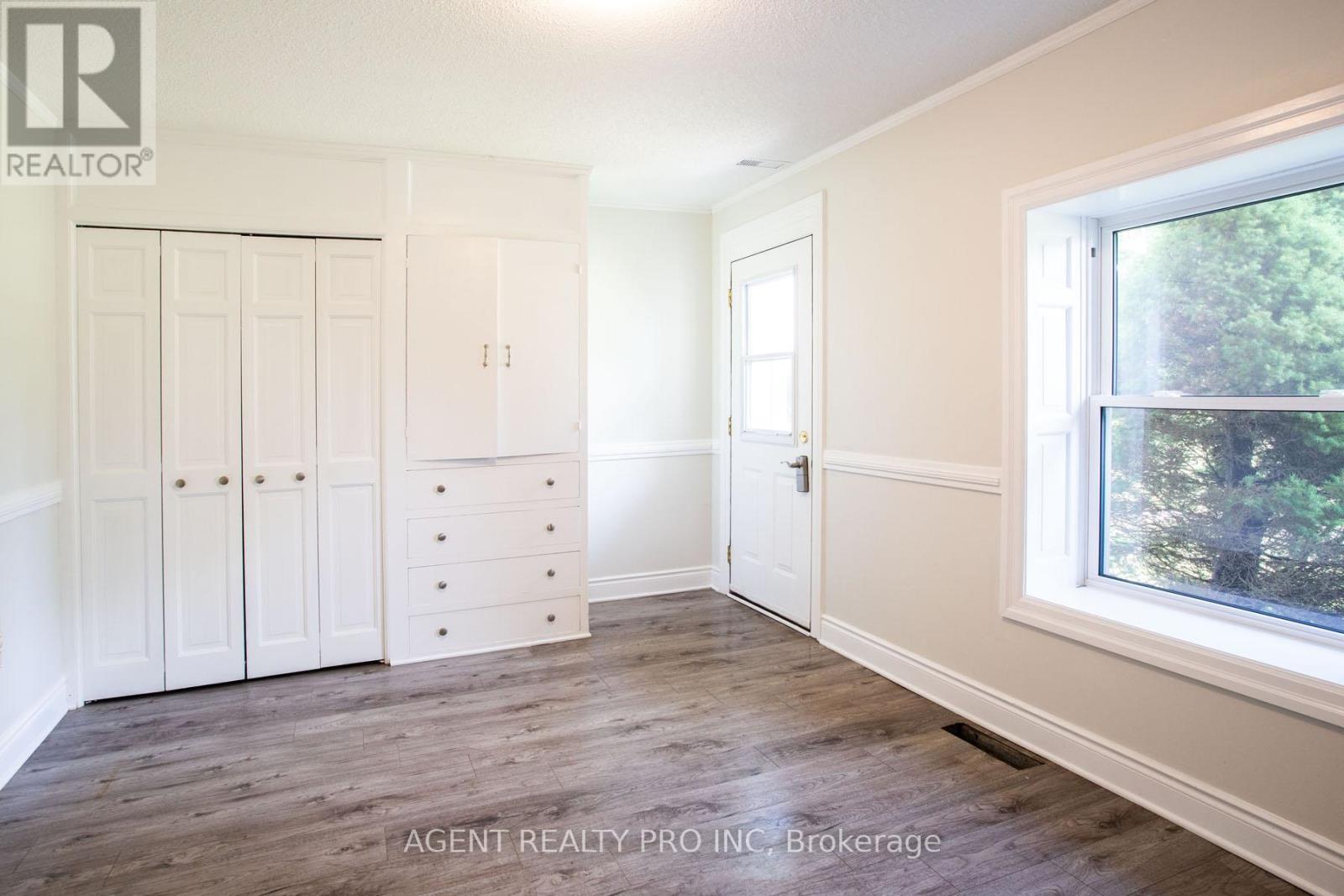 24264 Coldstream Road, Middlesex Centre, Ontario  N0M 2A0 - Photo 15 - X12276945