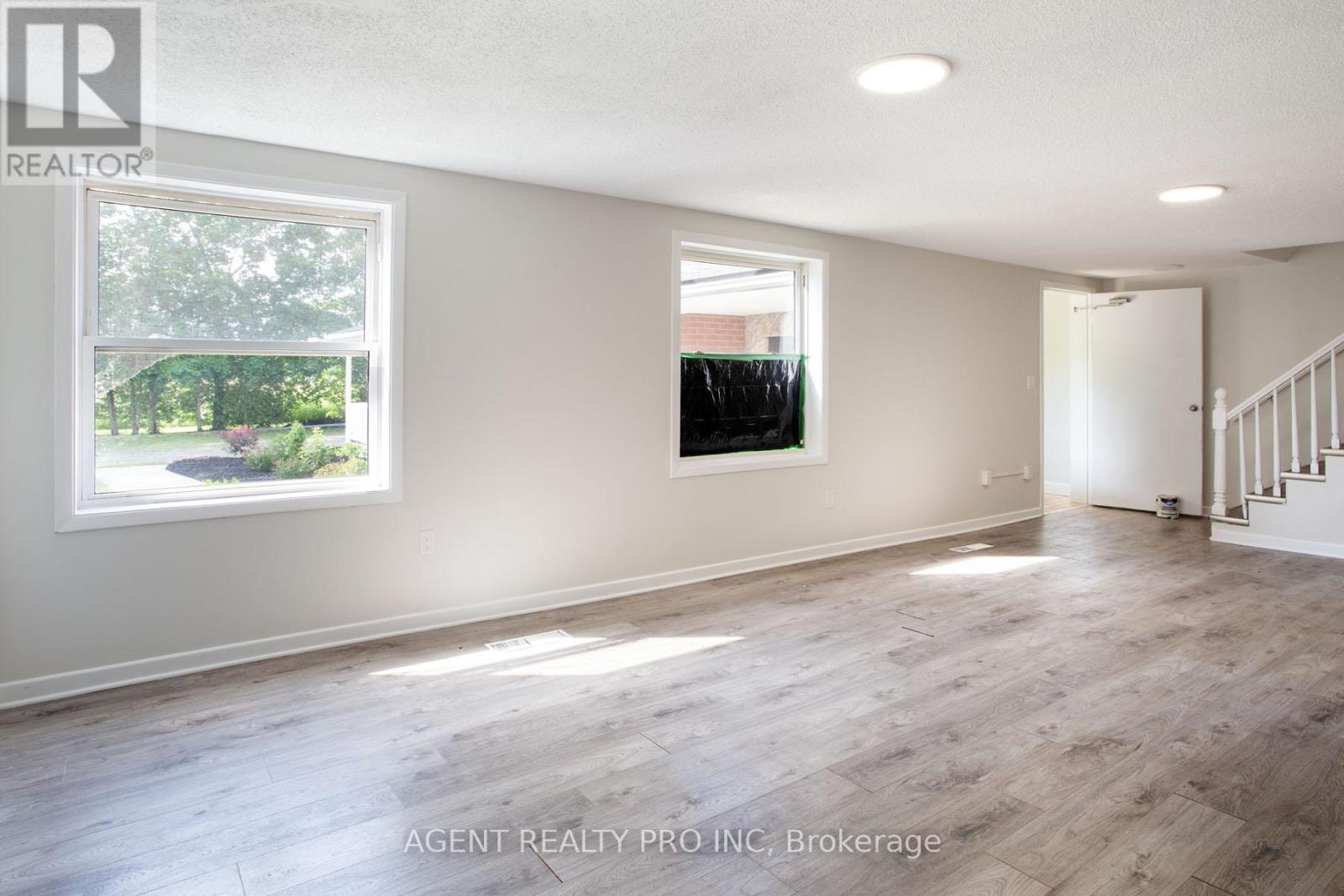 24264 Coldstream Road, Middlesex Centre, Ontario  N0M 2A0 - Photo 26 - X12276945