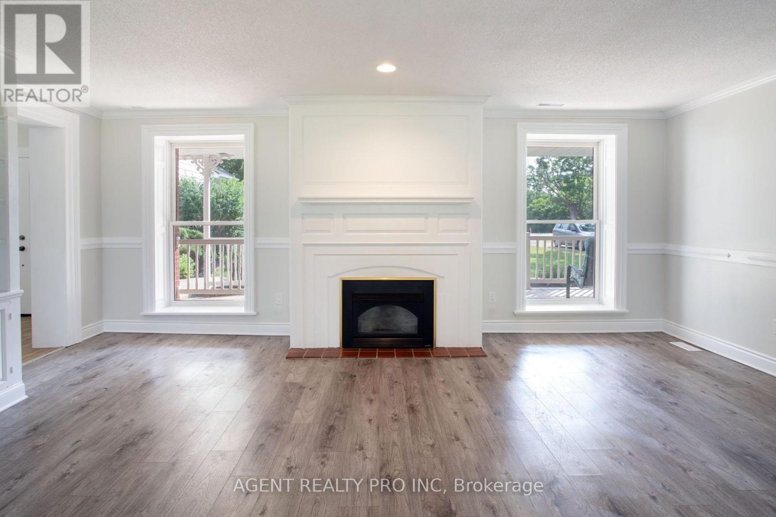 24264 Coldstream Road, Middlesex Centre, Ontario  N0M 2A0 - Photo 44 - X12276945