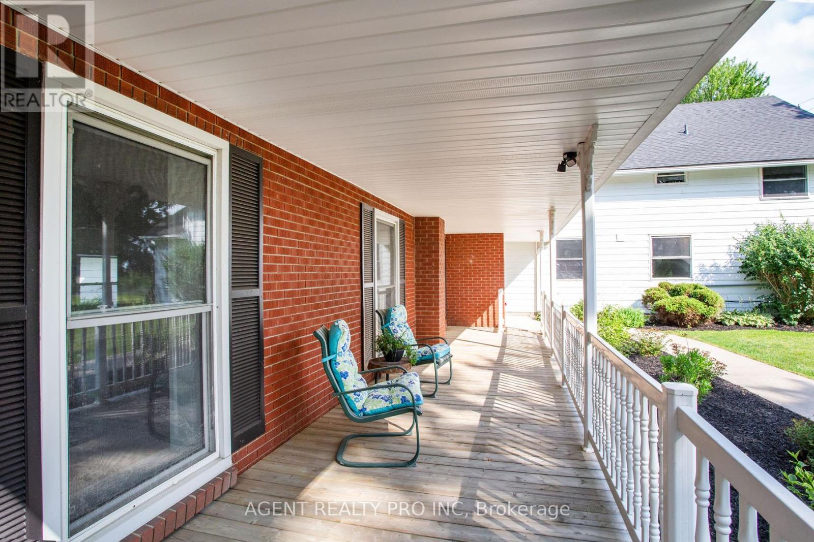24264 Coldstream Road, Middlesex Centre, Ontario  N0M 2A0 - Photo 46 - X12276945