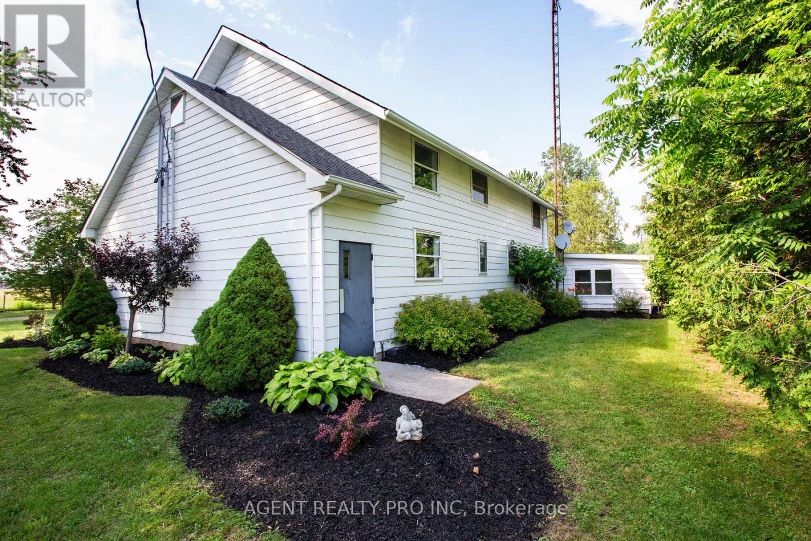 24264 Coldstream Road, Middlesex Centre, Ontario  N0M 2A0 - Photo 49 - X12276945