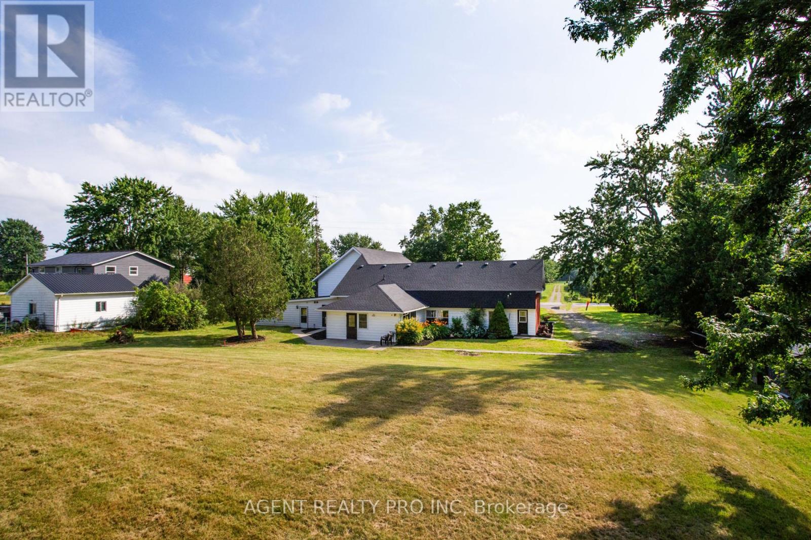 24264 Coldstream Road, Middlesex Centre, Ontario  N0M 2A0 - Photo 5 - X12276945