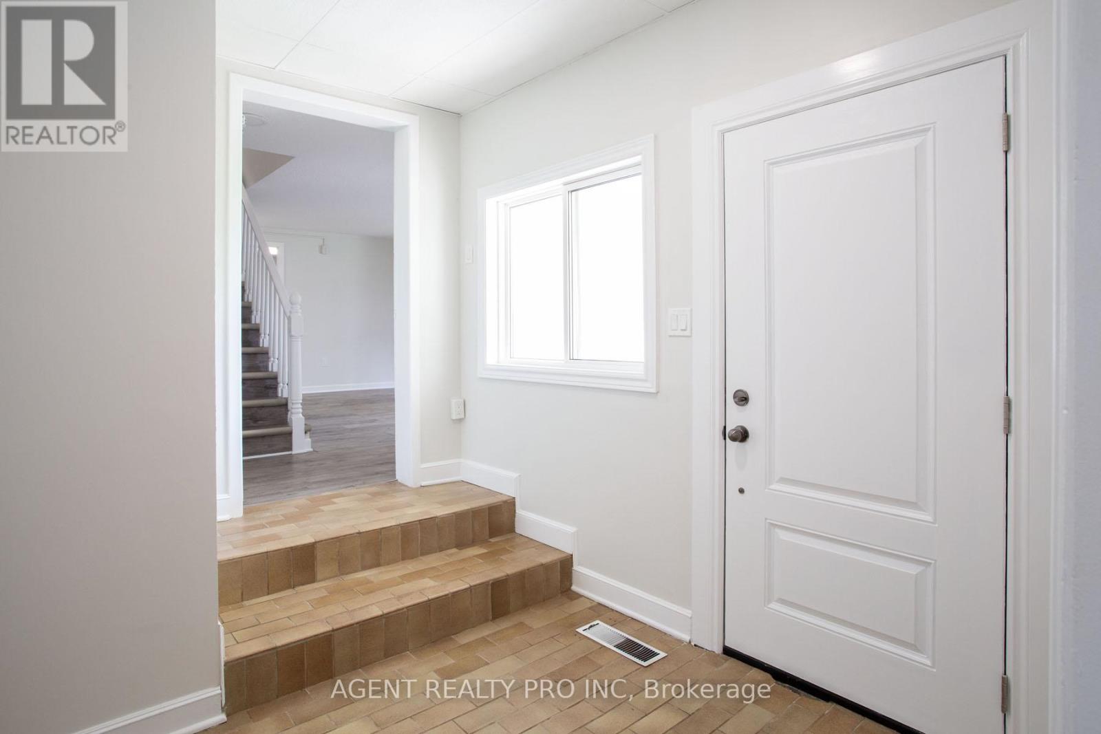 24264 Coldstream Road, Middlesex Centre, Ontario  N0M 2A0 - Photo 9 - X12276945