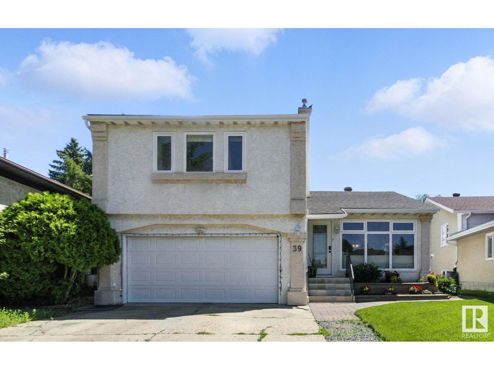 39 Grand Meadow Cr Nw, Edmonton, Alberta  T6L 1A3 - Photo 2 - E4446999