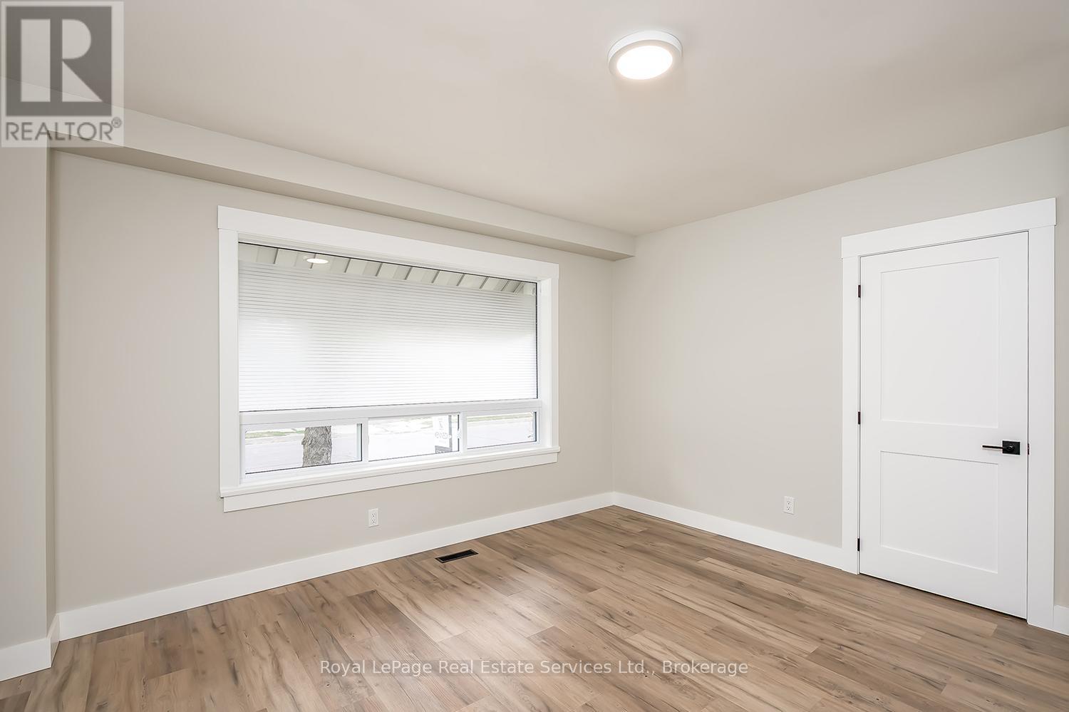 Front - 37 Albert Street, Welland, Ontario  L3B 4L1 - Photo 7 - X12276930