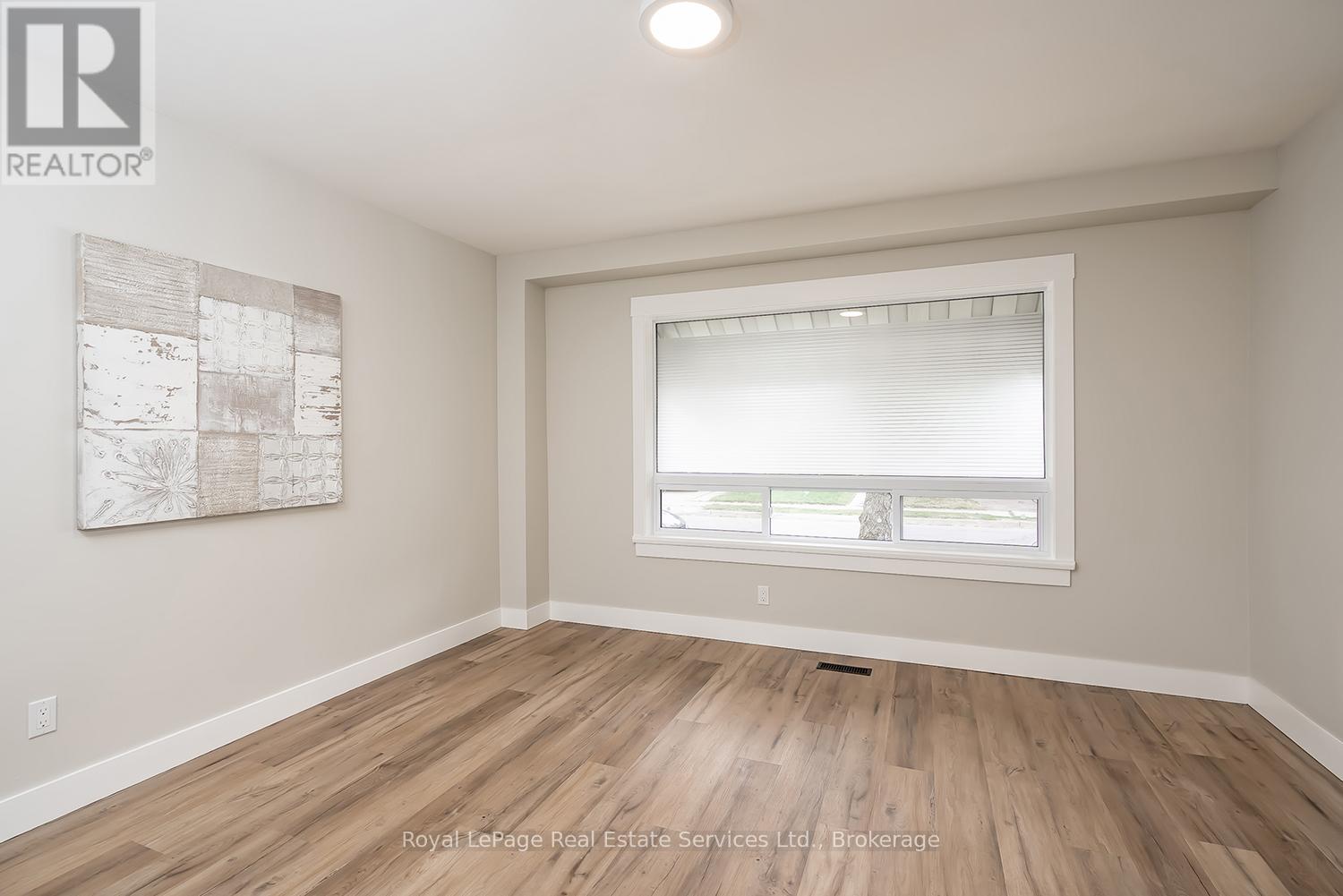 Front - 37 Albert Street, Welland, Ontario  L3B 4L1 - Photo 8 - X12276930