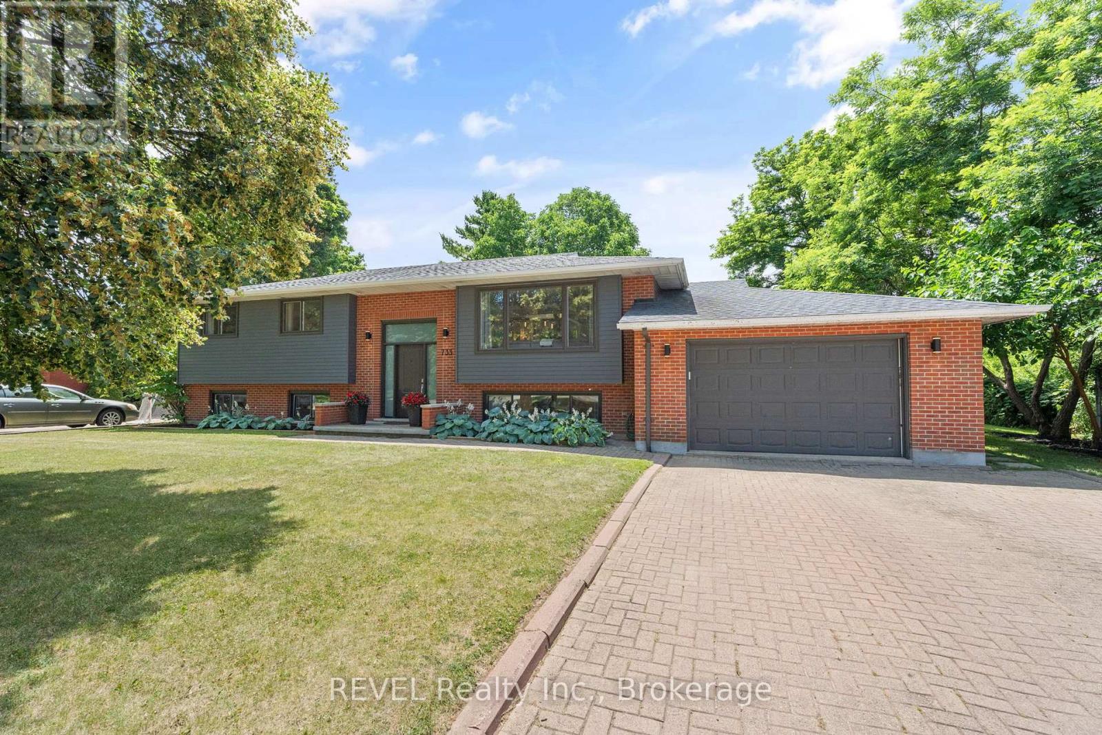 Property at 733 LINE 1 ROAD image 1