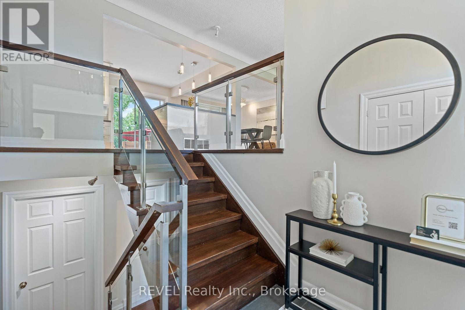 Property at 733 LINE 1 ROAD image 3