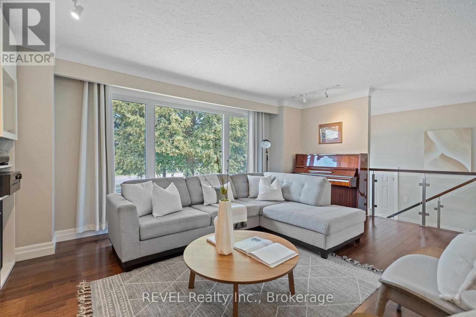 Property at 733 LINE 1 ROAD image 5