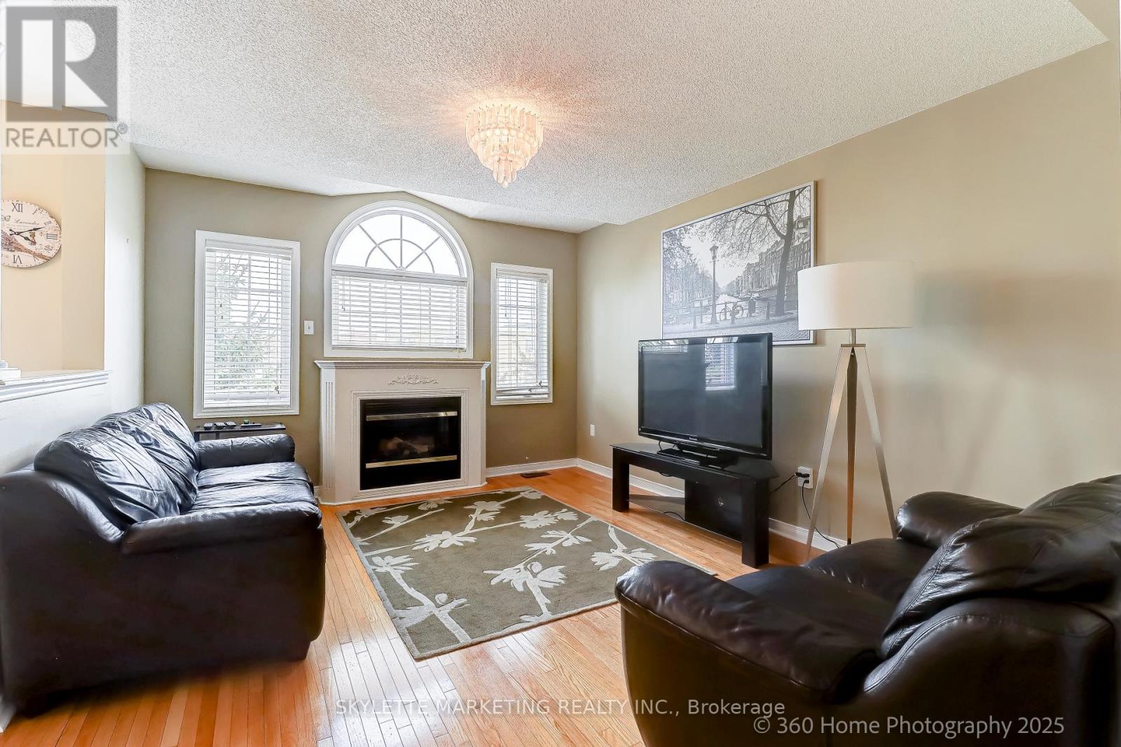 199 Kayla Crescent, Vaughan, Ontario  L6A 3P4 - Photo 6 - N12276826