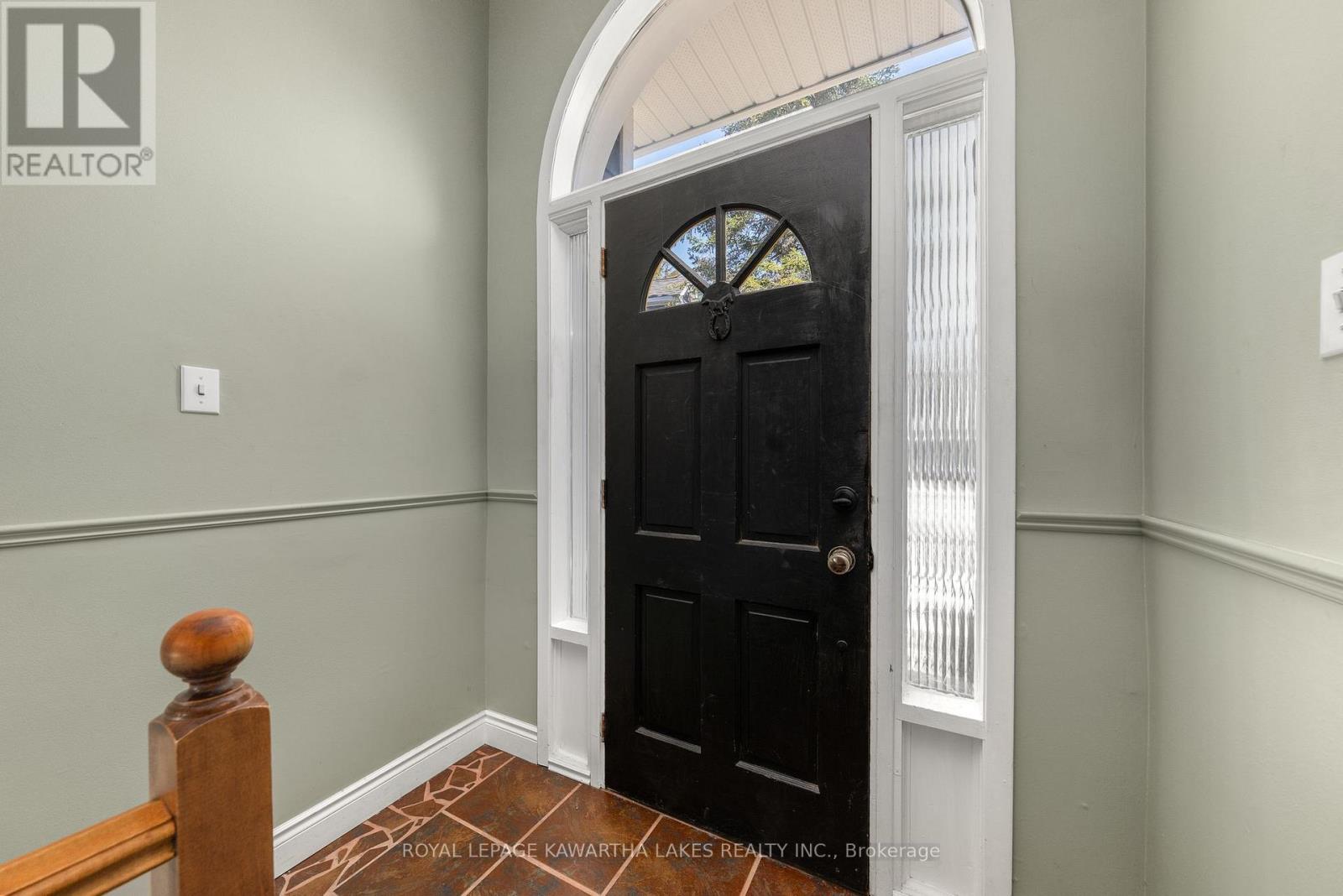 375 Snug Harbour Road, Kawartha Lakes (Fenelon), Ontario  K9V 4R6 - Photo 11 - X12276905