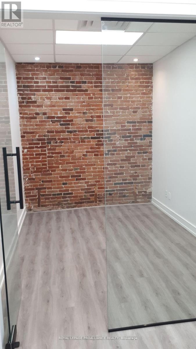 31 Walton Street, Port Hope, Ontario  L1A 1M8 - Photo 3 - X12276919