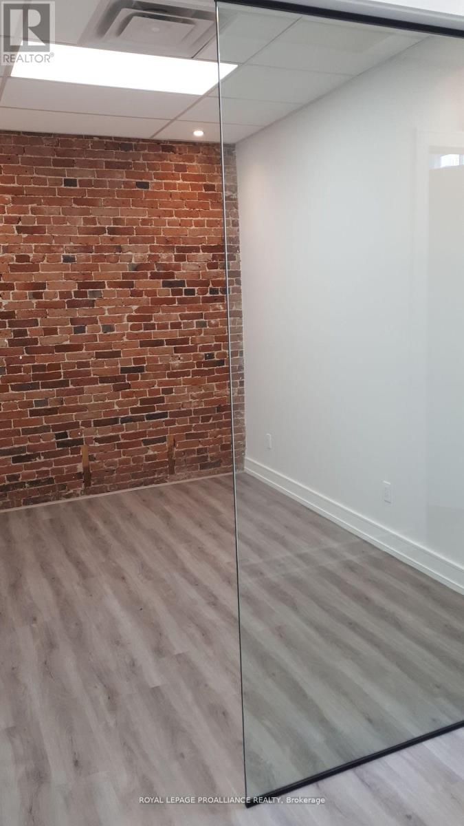 31 Walton Street, Port Hope, Ontario  L1A 1M8 - Photo 4 - X12276919