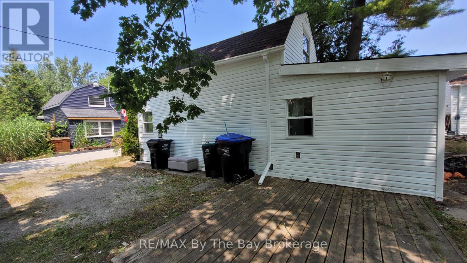 23 Glen Street, Wasaga Beach, Ontario  L9Z 2K5 - Photo 2 - S12277089
