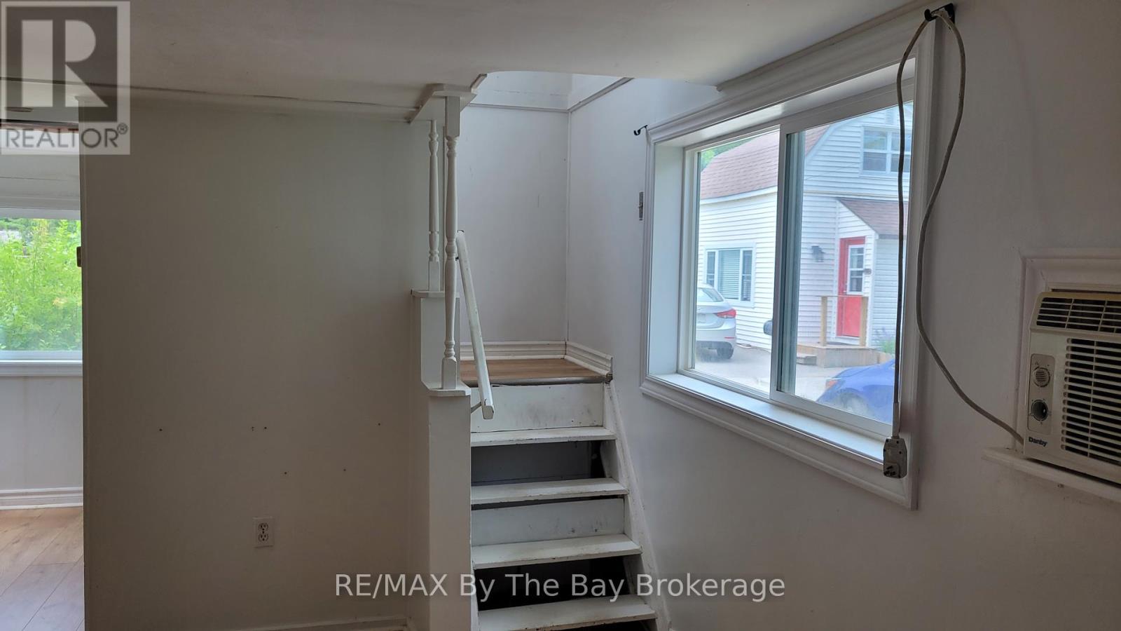 23 Glen Street, Wasaga Beach, Ontario  L9Z 2K5 - Photo 20 - S12277089