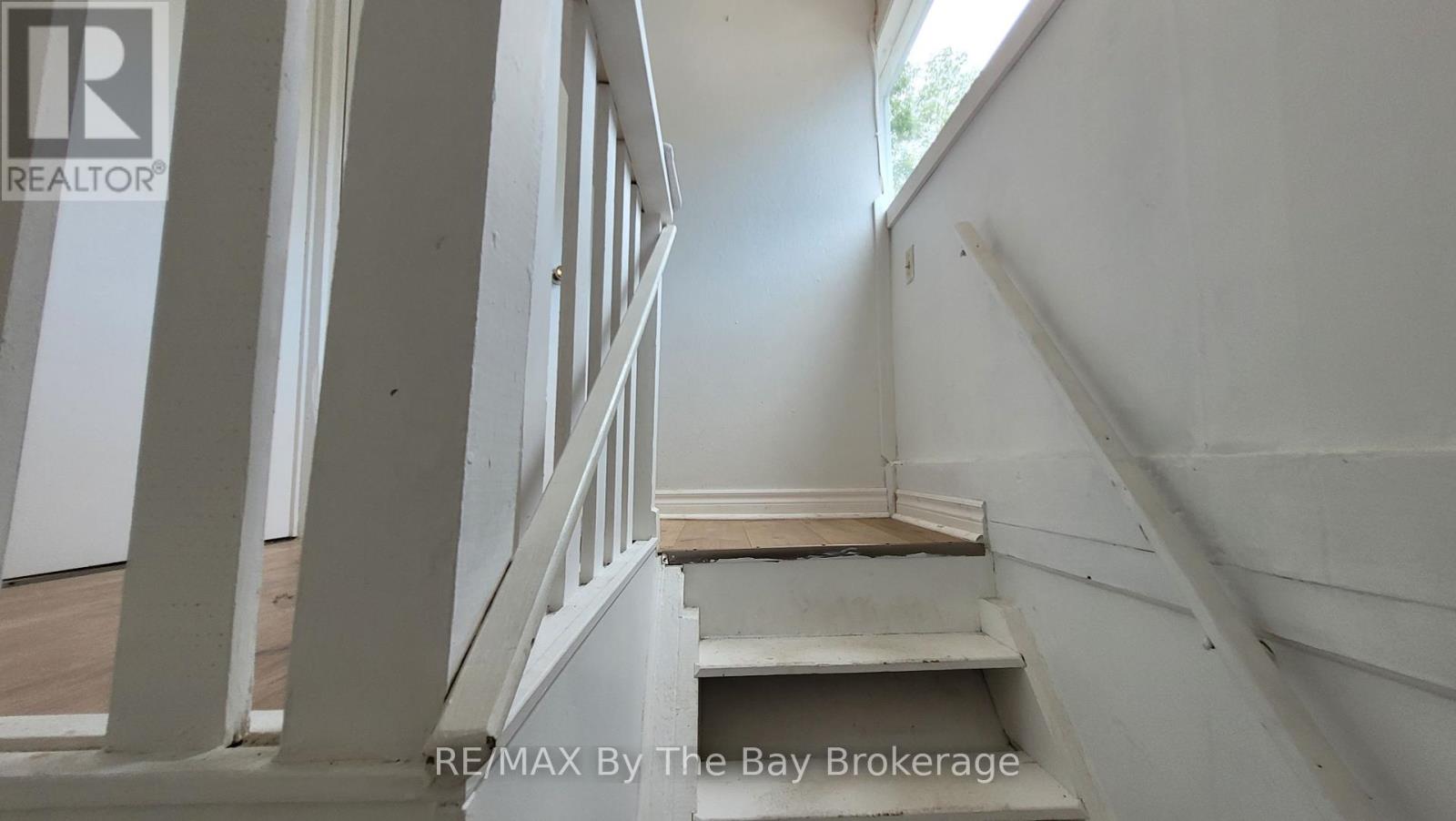 23 Glen Street, Wasaga Beach, Ontario  L9Z 2K5 - Photo 22 - S12277089