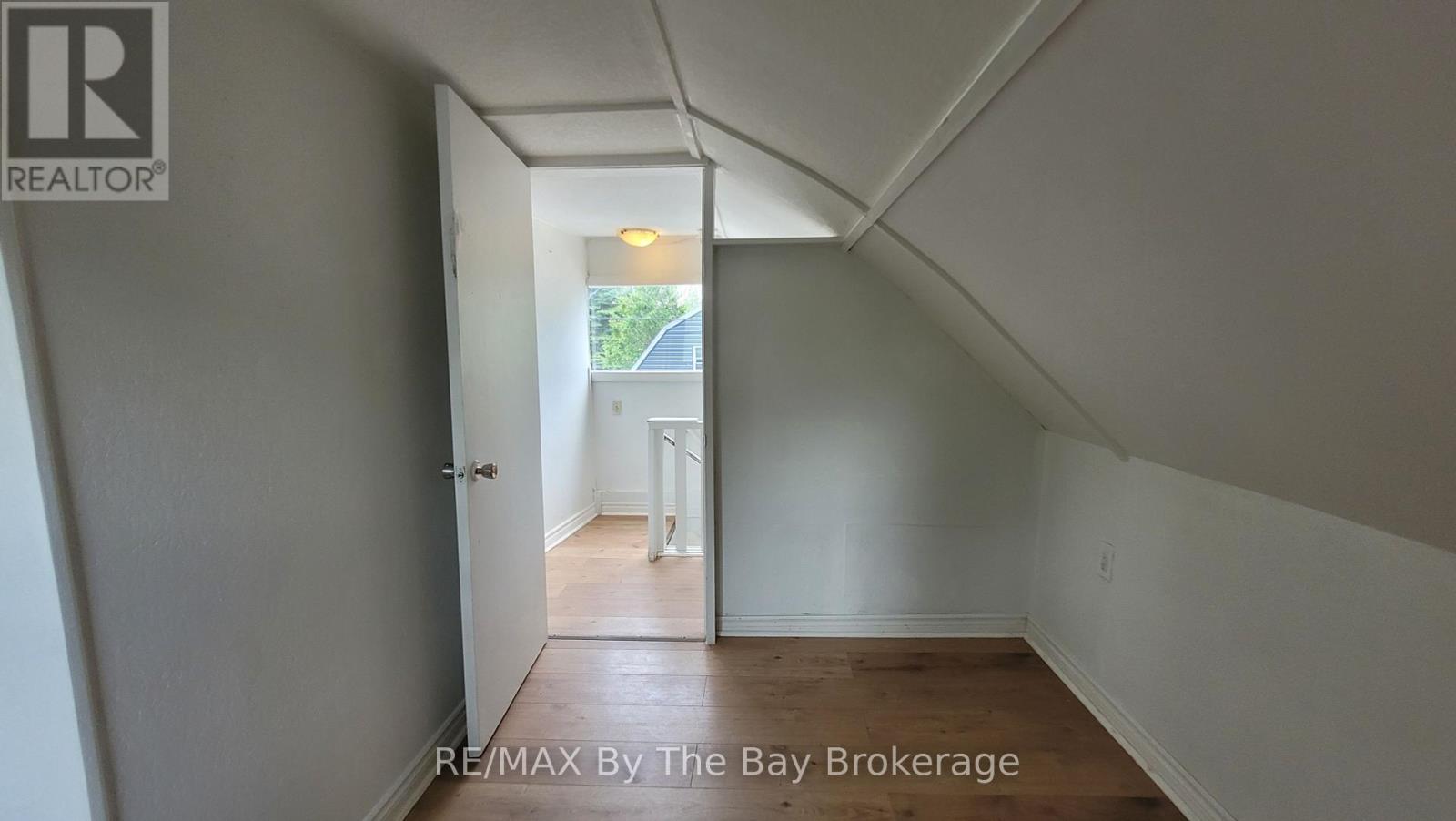23 Glen Street, Wasaga Beach, Ontario  L9Z 2K5 - Photo 25 - S12277089