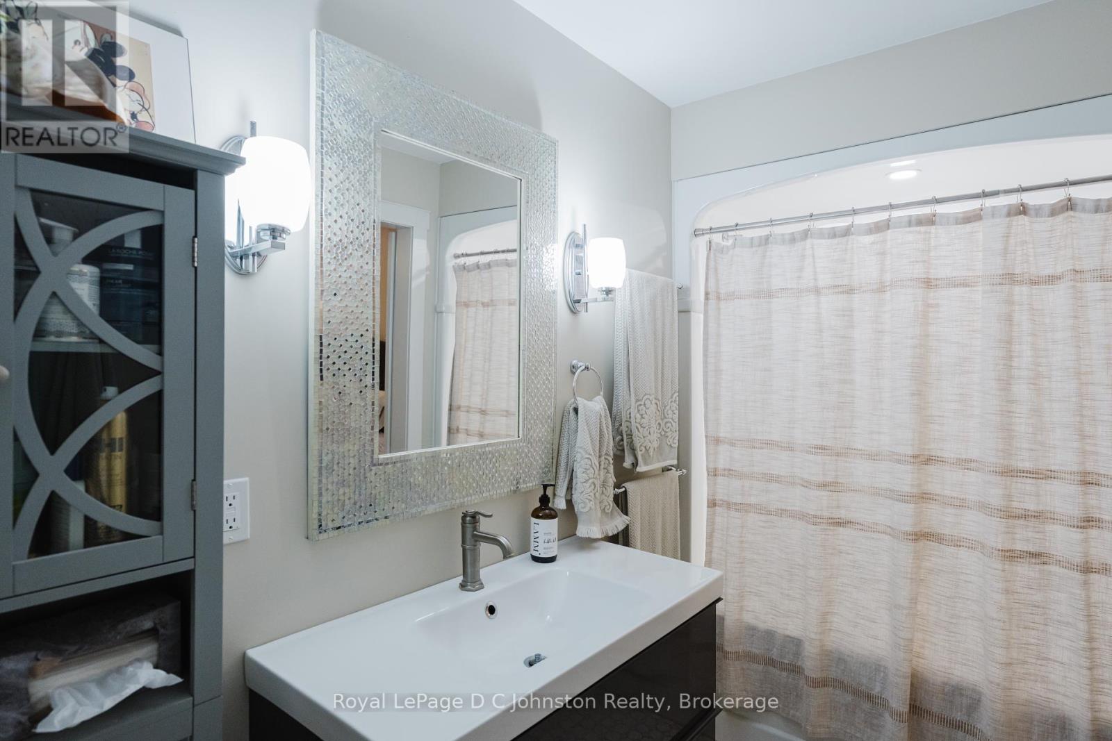 106 - 383 Mcnabb Street, Saugeen Shores, Ontario  N0H 2L0 - Photo 32 - X12277114