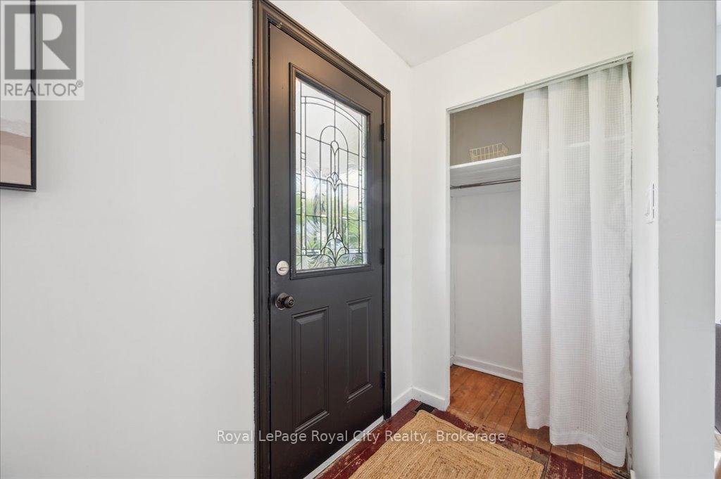 Property at 127 MEMORIAL CRESCENT image 5