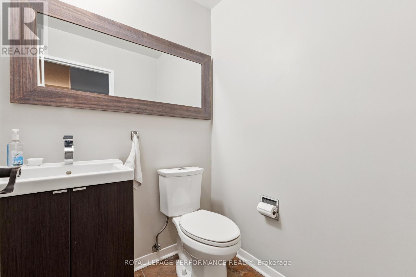 4 - 71 Sweetland Avenue, Ottawa, Ontario  K1N 7T9 - Photo 21 - X12277061
