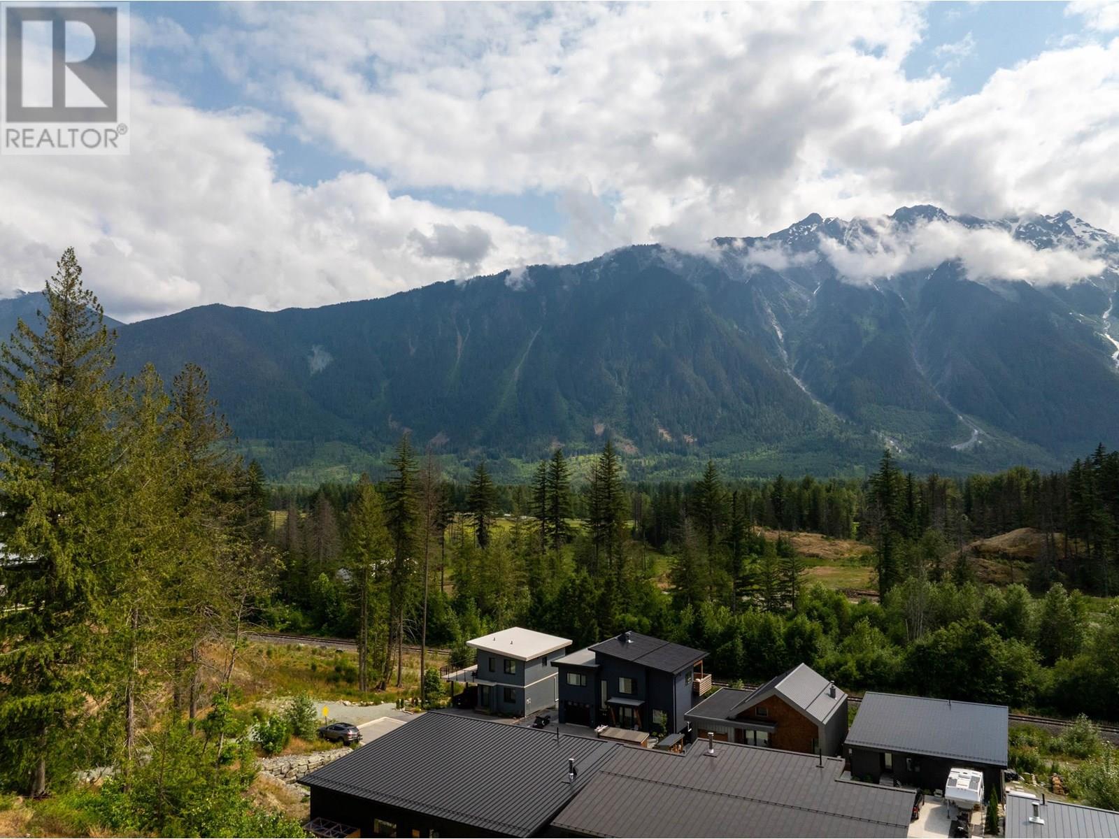 7661 Cerulean Drive, Pemberton, British Columbia  V0N 2L3 - Photo 10 - R3025605