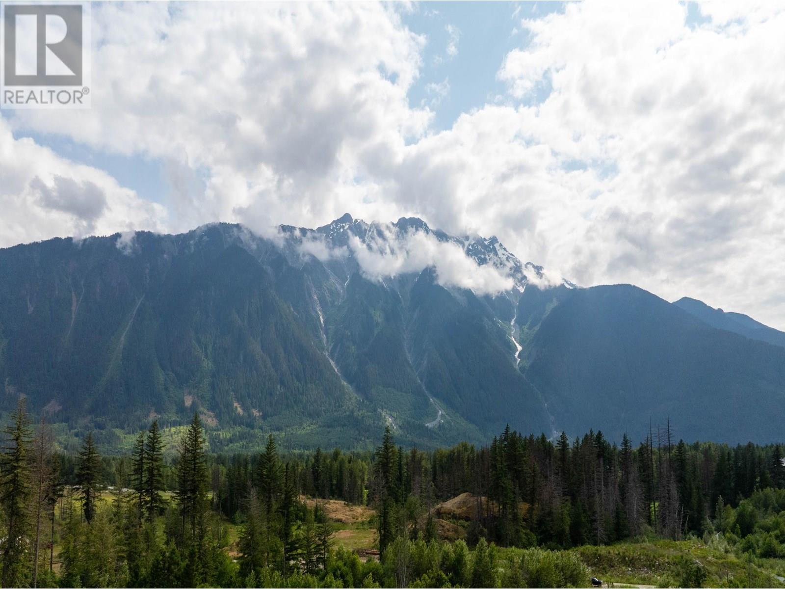 7661 Cerulean Drive, Pemberton, British Columbia  V0N 2L3 - Photo 5 - R3025605