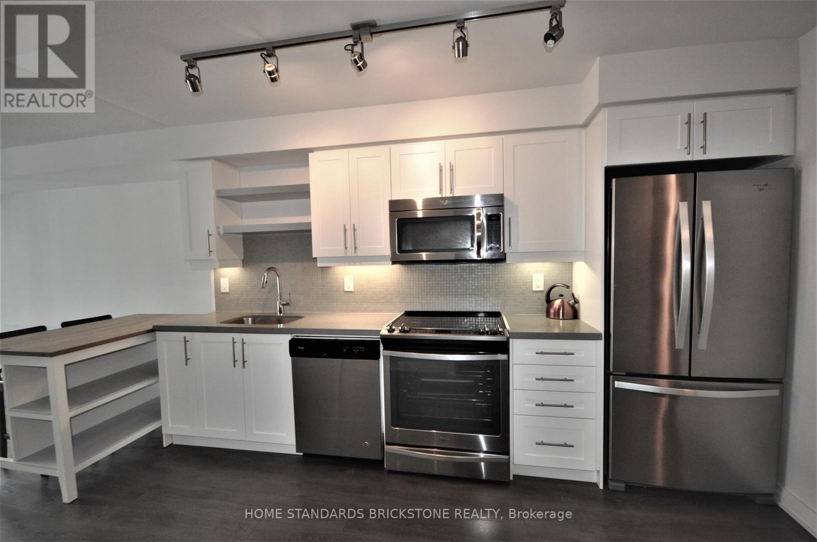 1221 - 525 Adelaide Street W, Toronto, Ontario  M5V 0N7 - Photo 3 - C12276871
