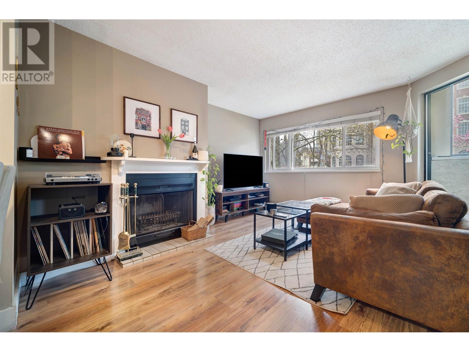 202 936 BUTE STREET, Vancouver, British Columbia