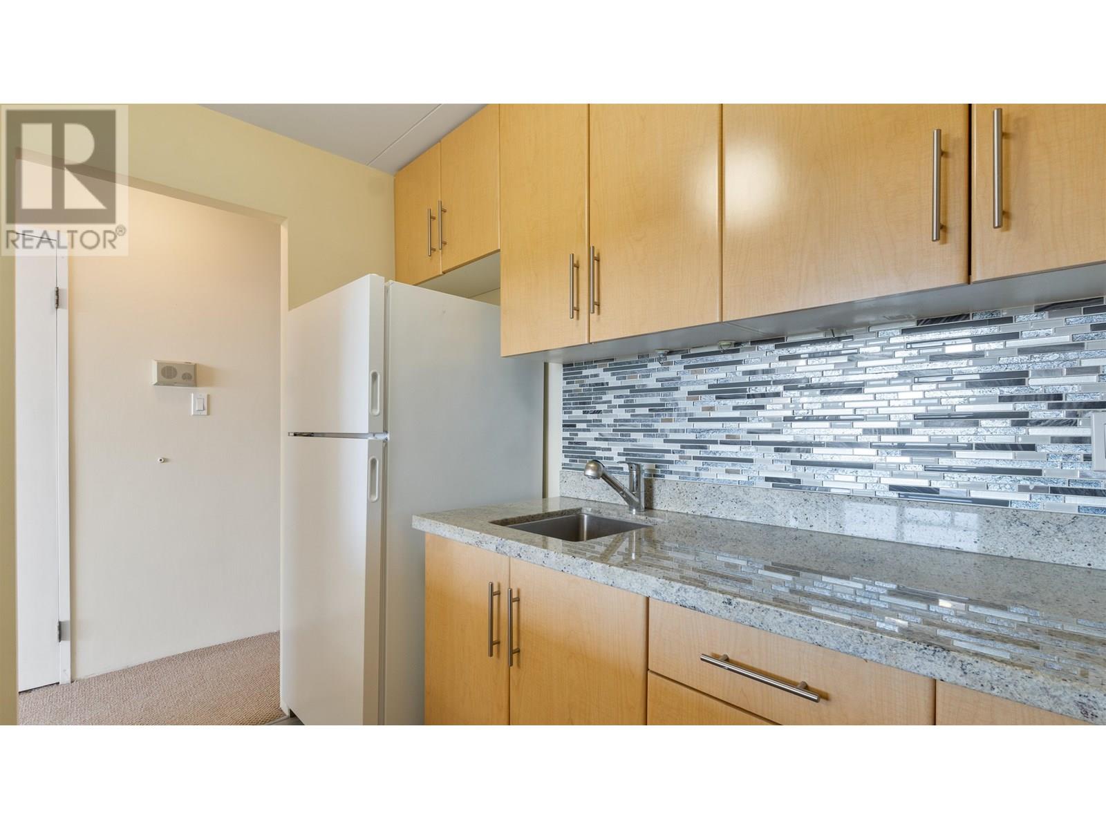 Property at 1208 6651 MINORU BOULEVARD image 5