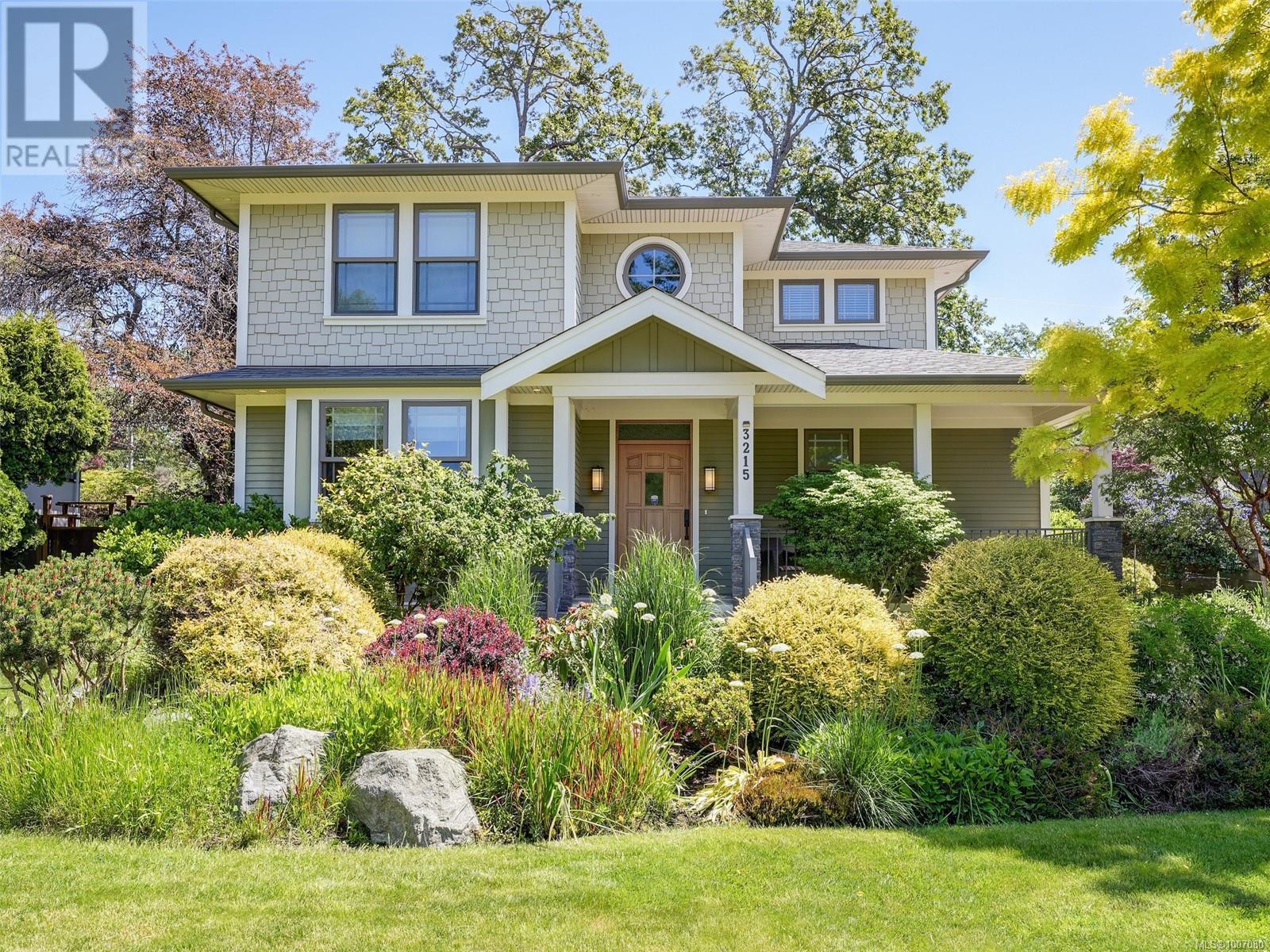 3215 Henderson Rd, Oak Bay, British Columbia
