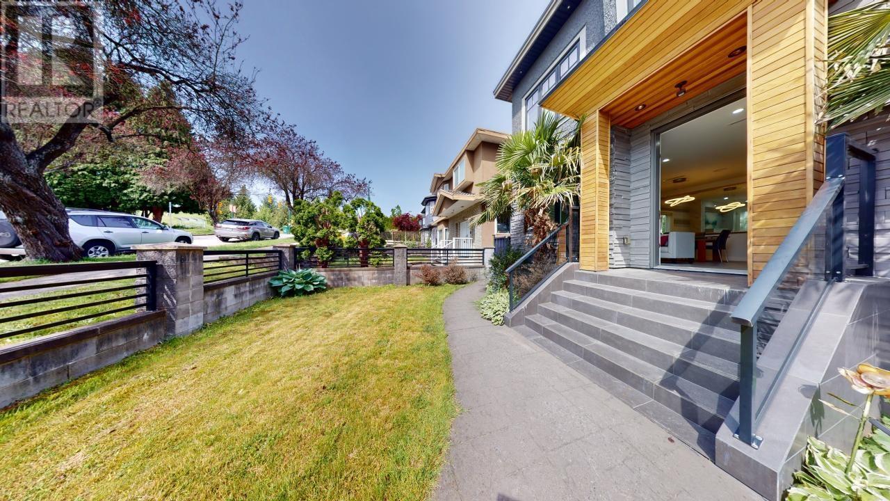3317 E 3rd Avenue, Vancouver, British Columbia  V5M 1J5 - Photo 2 - R3025456