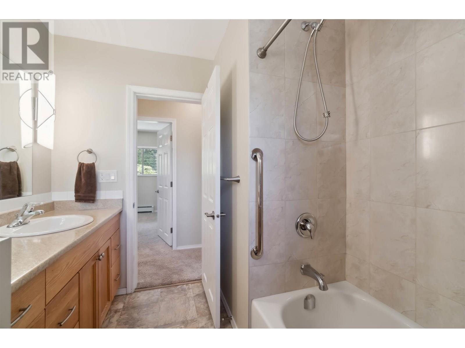 805 Foster Avenue, Coquitlam, British Columbia  V3J 2L8 - Photo 22 - R3025531