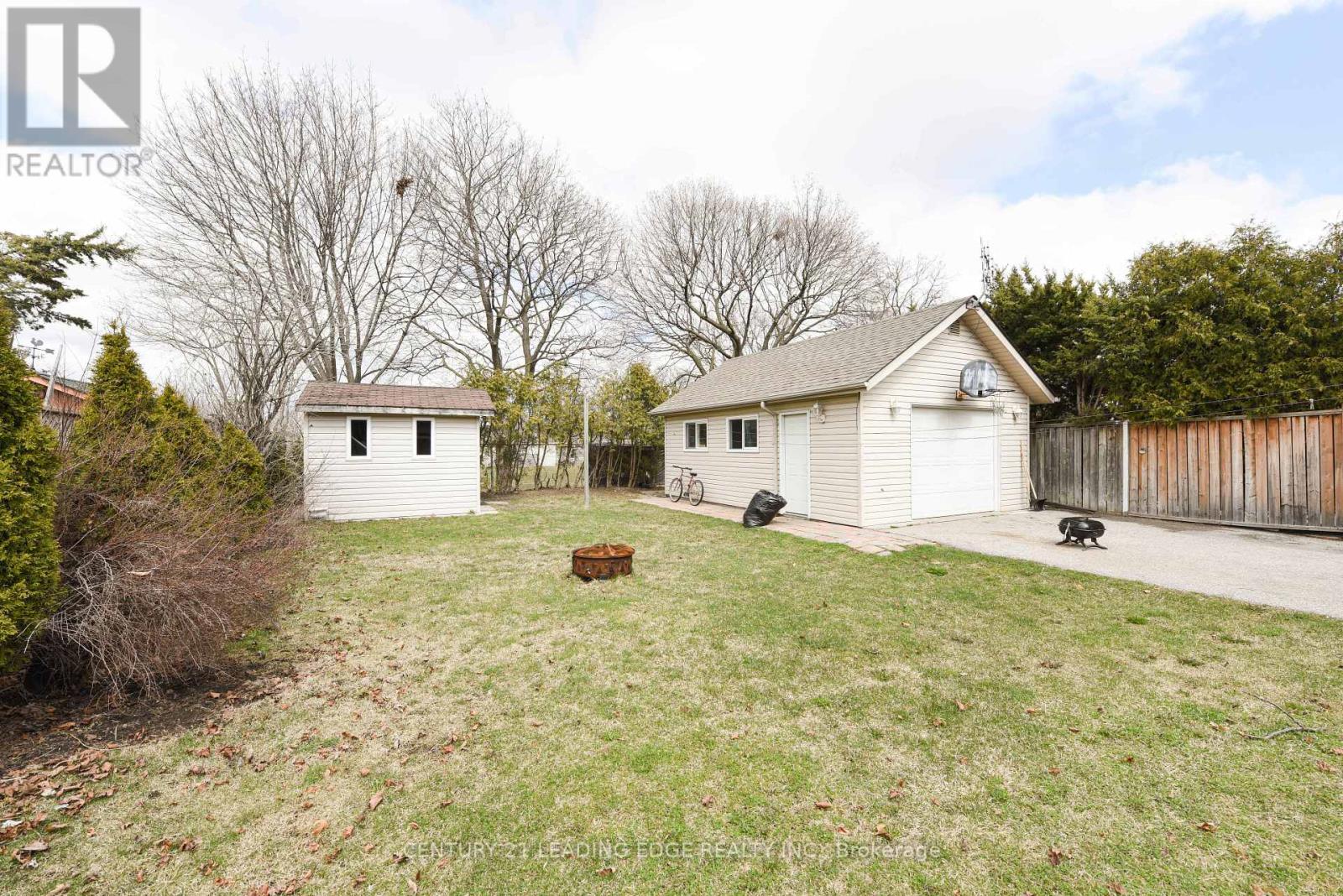 34 Paragon Road, Toronto, Ontario  M9R 1J8 - Photo 27 - W12276958